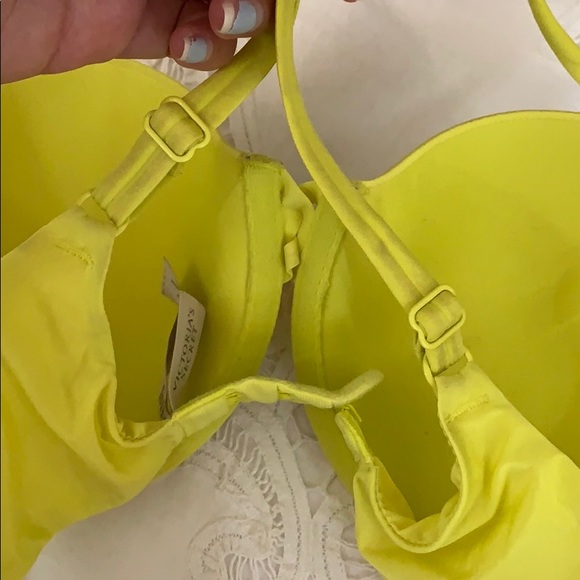 🛍 3/$10 Victoria’s Secret Yellow Bra - Picture 3 of 4